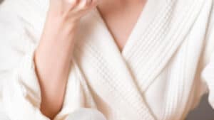 Les atouts de l'eau micellaire pour le démaquillage